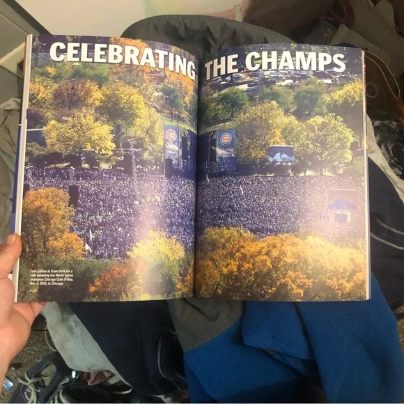 Chicago Cubs Special Commemorative Issue Magazine - Picture 3 of 6